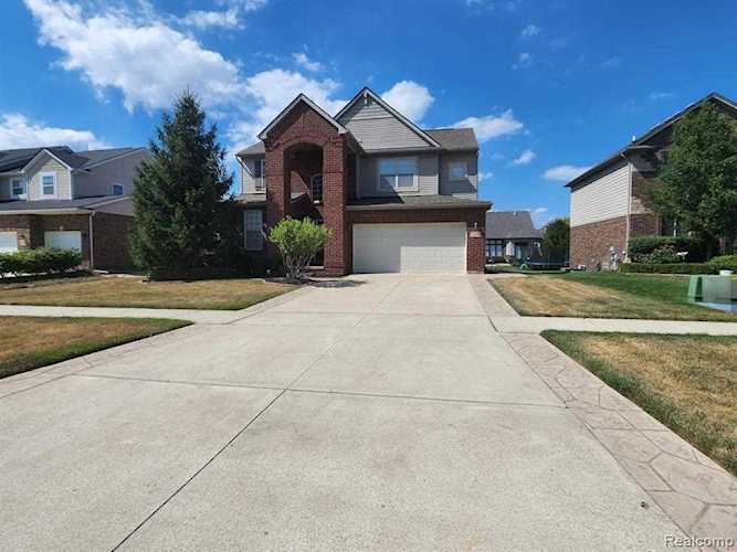 21897 Homestead Macomb, MI 48044
