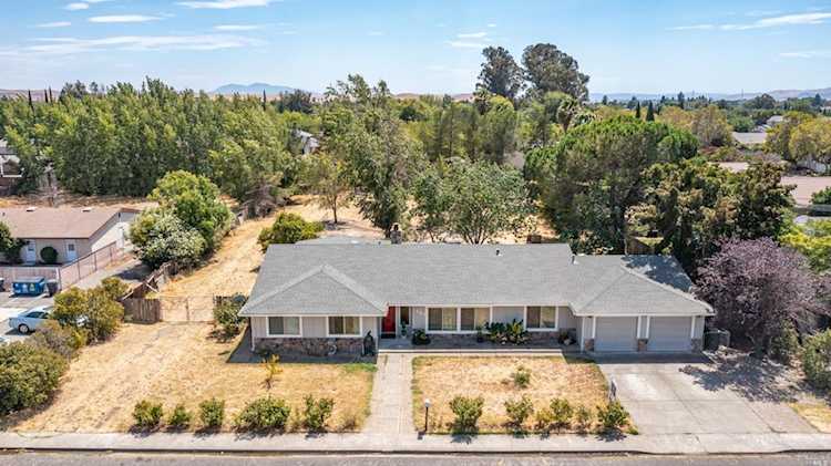 403 Kings Way Suisun City, CA 94585