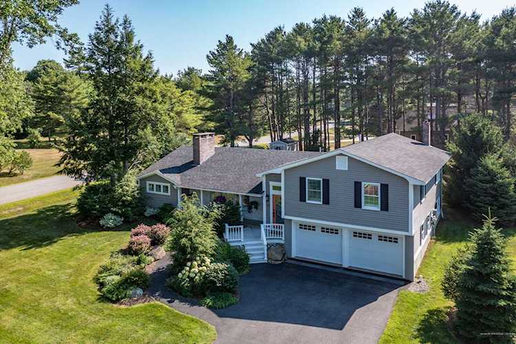 111 Warrenton St Rockport, ME 04856