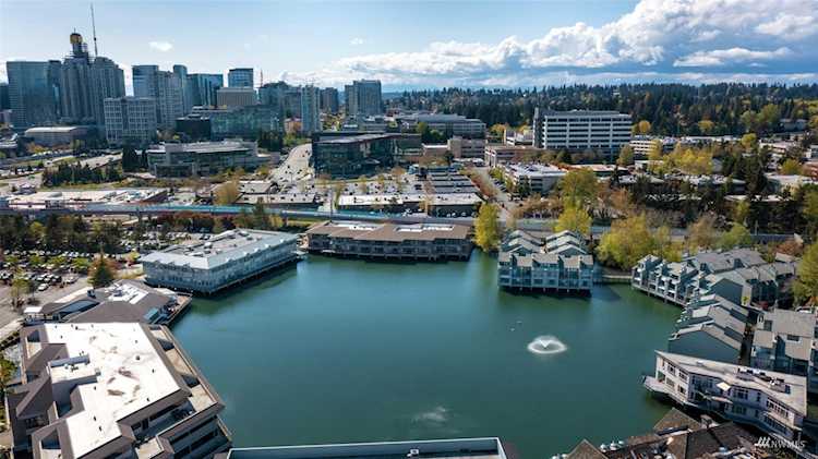 6 Lake Bellevue Dr #211 Bellevue, WA 98005