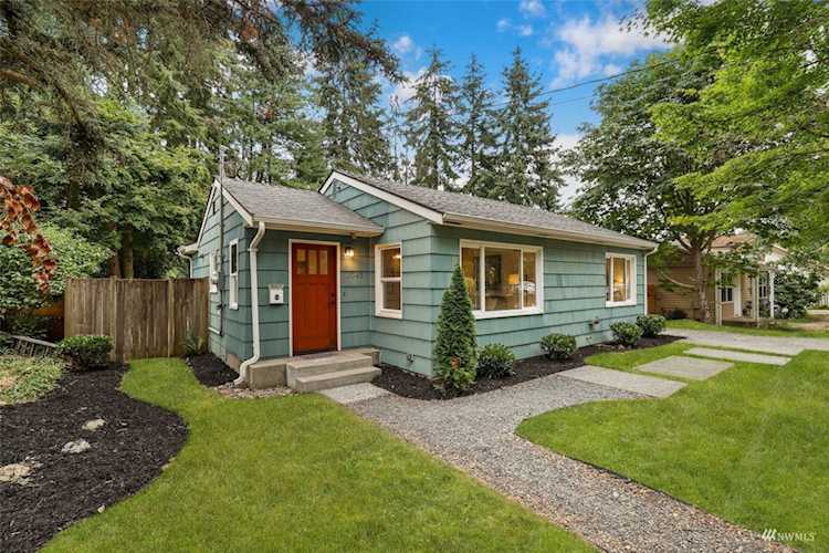 16040 26th Ave NE Shoreline, WA 98155