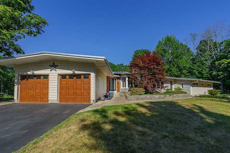 328 Wallace Rd Bedford, NH 03110