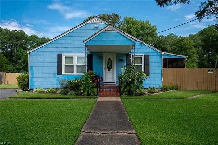 2052 Maywood St Chesapeake, VA 23323 home for sale, MLS#10451437 - Crescas Real Estate Photo 1