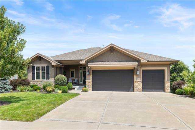 6813 Millbrook St Shawnee, KS 66218