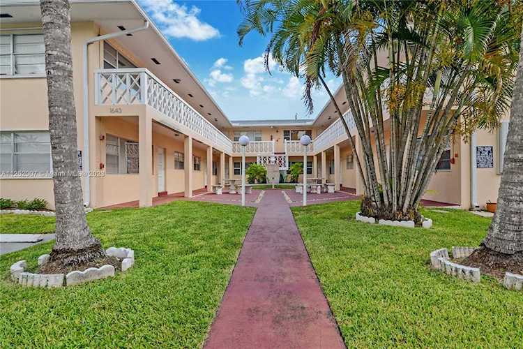 1643 Wiley St #12 Hollywood, FL 33020