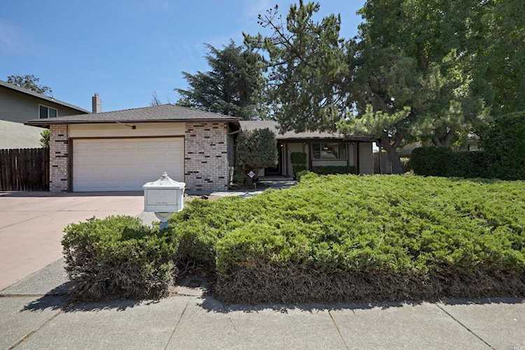 373 Timber Drive Vacaville, CA 95688