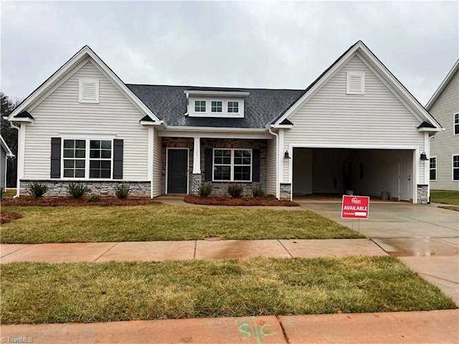 5233 Quail Forest Drive Clemmons, NC 27012