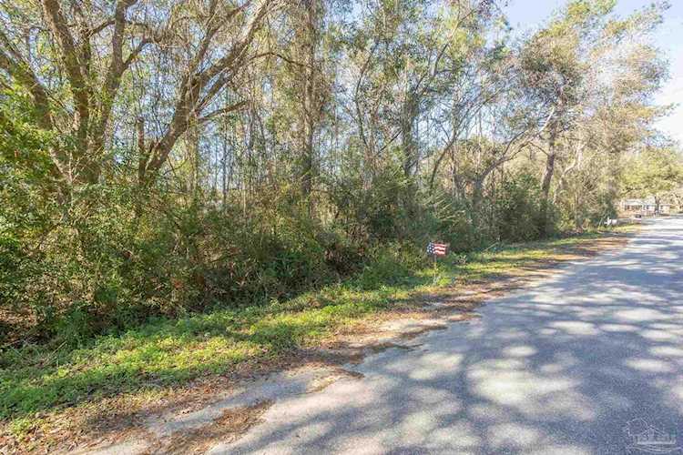 999 New Haven Dr Cantonment, FL 32533