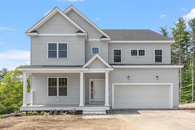 10 Micmac Ln Acton, MA 01720