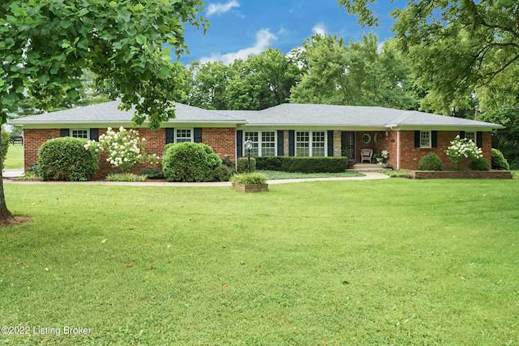 1512 Lakeshore Cir Crestwood, KY 40014