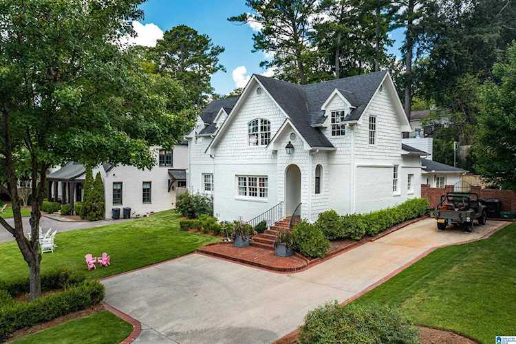 752 Bentley Drive Mountain Brook, AL 35213