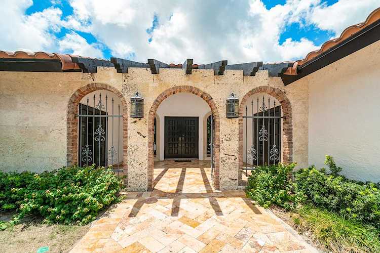 3250 St James Drive Boca Raton, FL 33434