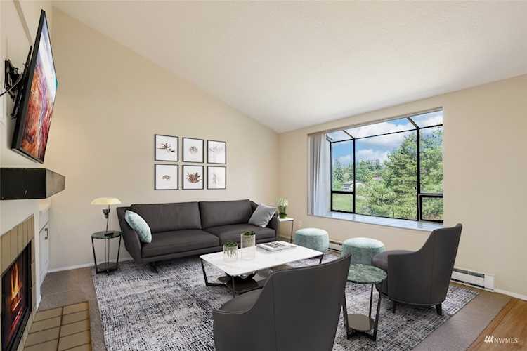 1327 S Puget Dr #F37 Renton, WA 98055