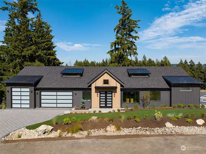 4421 128th Ave E Edgewood, WA 98372