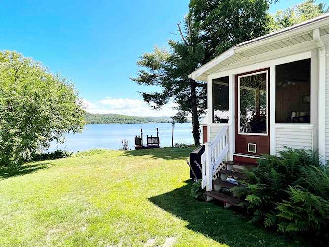 442 Billings Point Newport City, VT 05855