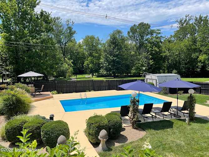 414 Westwood Dr Louisville, KY 40243
