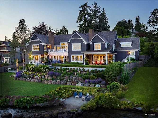 3201 43rd Ave NE Seattle, WA 98105