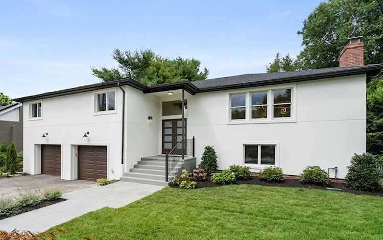 34 Donna Rd Newton, MA 02459