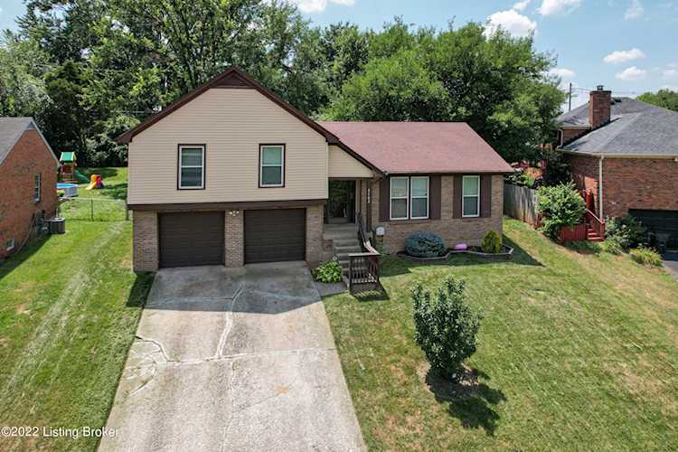 4702 Nottinghamshire Dr, Louisville, KY 40299 - Nottingham Hills $211,000 Photo 1