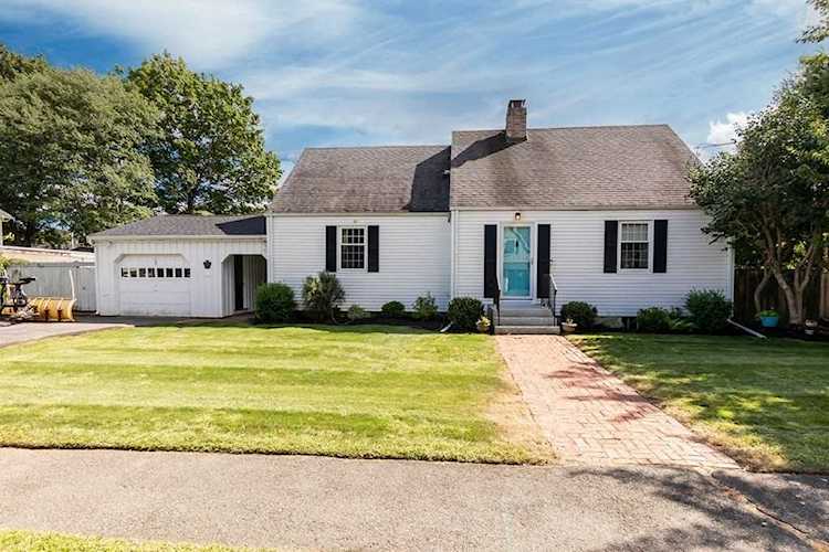 12 Stafford Rd Danvers, MA 01923 | MLS 72891292 Photo 1