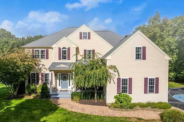 5 Summit Circle Douglas, MA 01516 | MLS 72903235 Photo 1