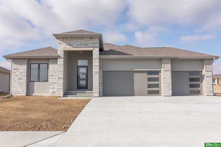 10182 Longshore Ave Papillion, NE 68046