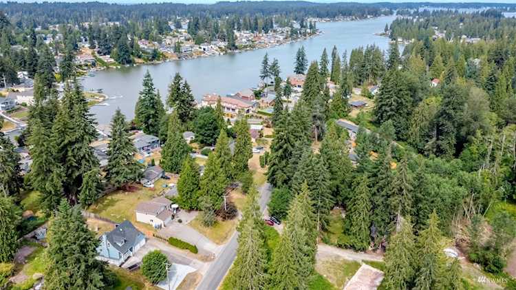 7402 Vandermark Rd E Bonney Lake, WA 98391