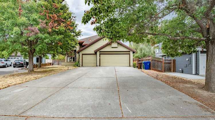 2936 Von Doolen Court Pinole, CA 94564