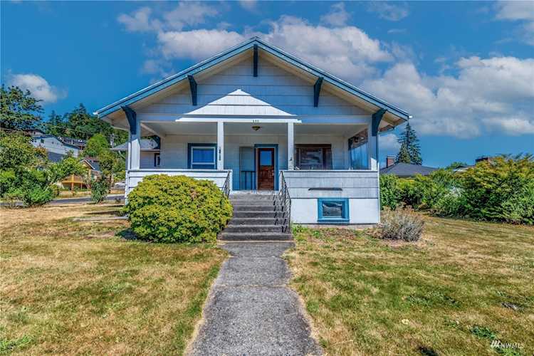 490 N 4th St Kalama, WA 98625