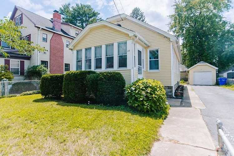 44 Cherrelyn Street Springfield, MA 01104