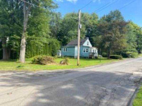 23 Moore St Agawam, MA 01001
