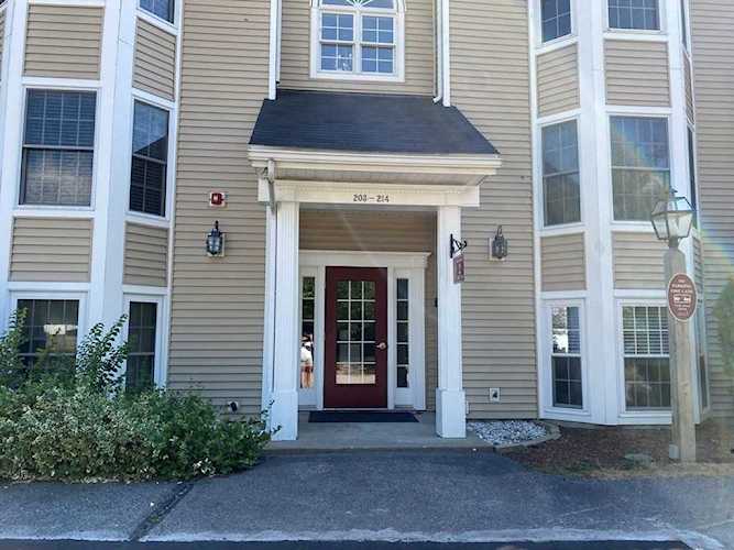 206 Carriage Ln #206 Taunton, MA 02780