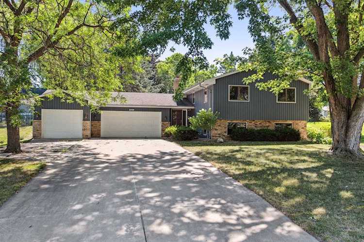 2730 Pineview Lane N Plymouth, MN 55441