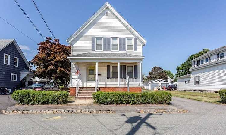 31 Benefit Street Taunton, MA 02780
