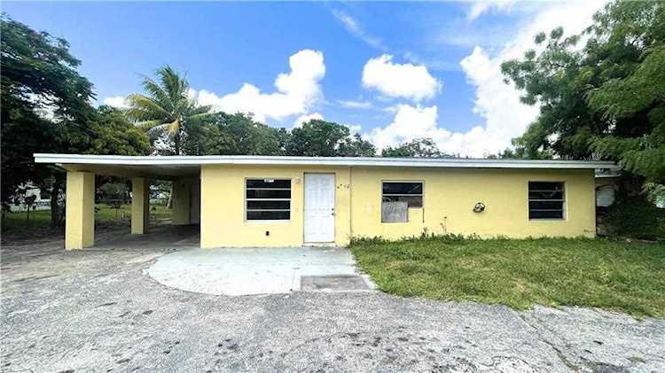3637 SW 12th Ct Fort Lauderdale, FL 33312