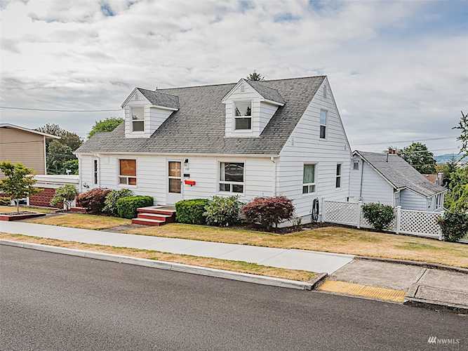 136 NW 12th Ave Camas, WA 98607