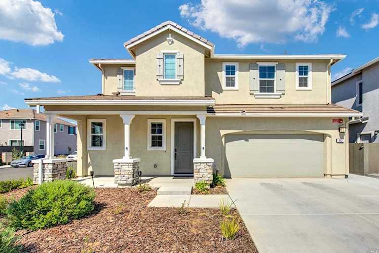 852 Cosmos Drive Vacaville, CA 95687