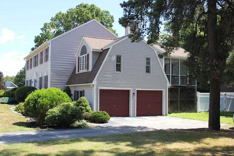 Fox Run Development Clinton, 1 Deer Run Circle, MA, home for sale Photo 1