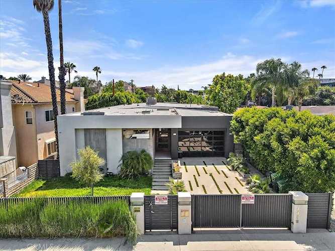 4458 Mammoth Ave Sherman Oaks, CA 91423