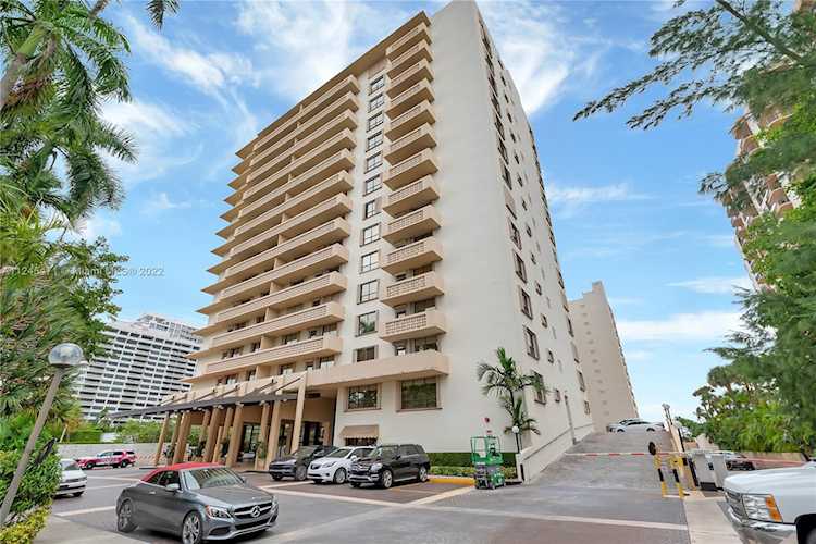 10185 Collins Ave Bal Harbour, FL 33154