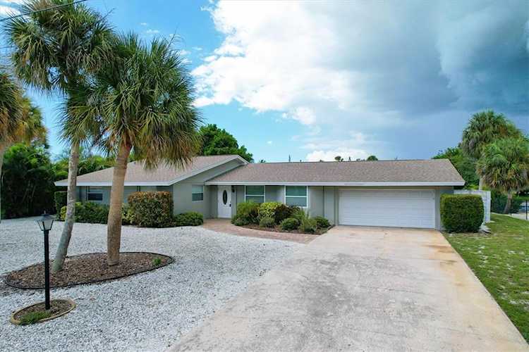 927 Contento St Sarasota, FL 34242