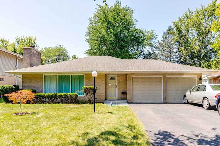 2340 Chestnut St Waukegan, IL 60087
