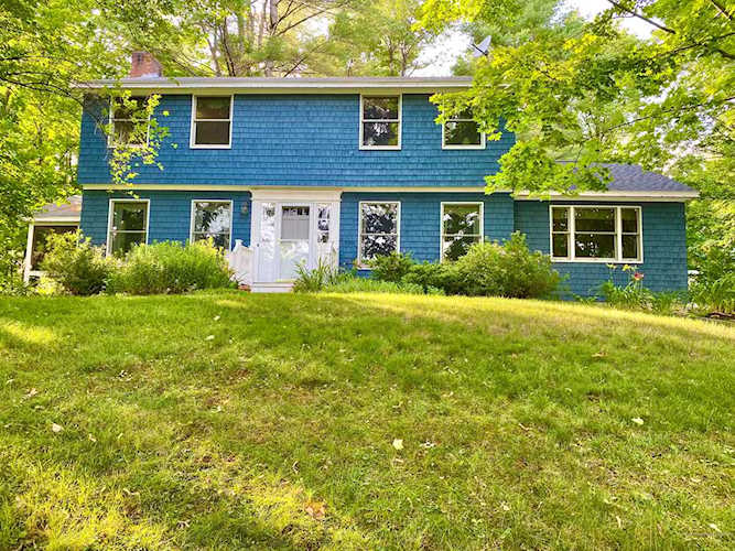 230 Middle St Farmington, ME 04938