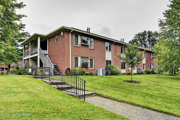 406 Rosewood Ct Louisville, KY 40223