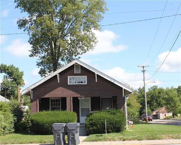 1704 W 8th St Anderson, IN 46016
