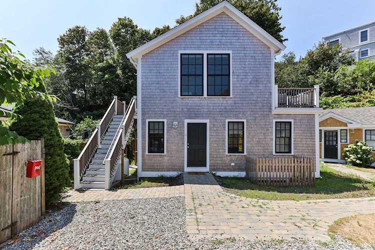 18 Bangs Street Provincetown, MA 02657
