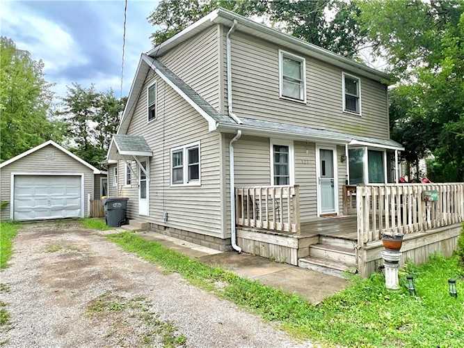 521 W Vinyard St Anderson, IN 46011
