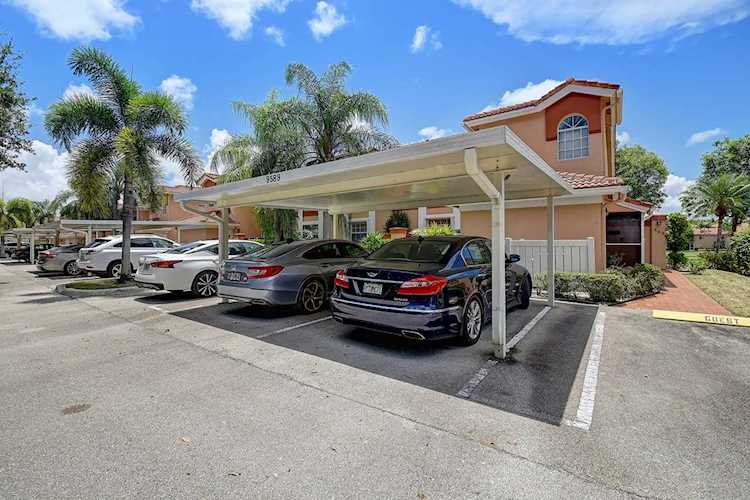 9589 Shadybrook Drive #102 Boynton Beach, FL 33437