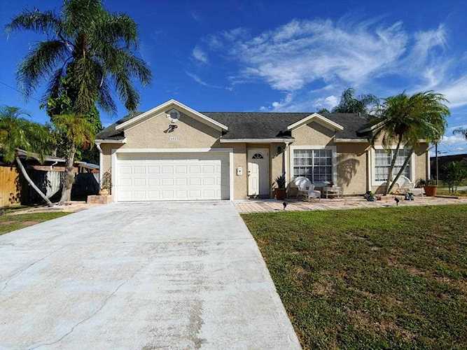 682 SW Badger Terrace Port Saint Lucie, FL 34953