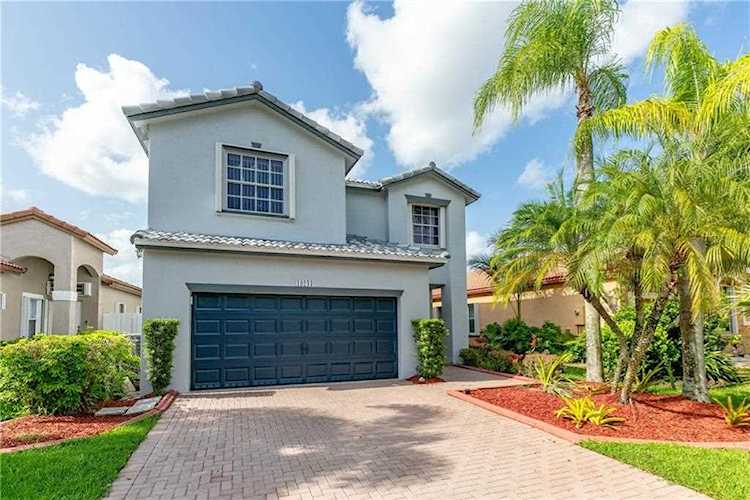 19243 NW 12th Mnr Pembroke Pines, FL 33029
